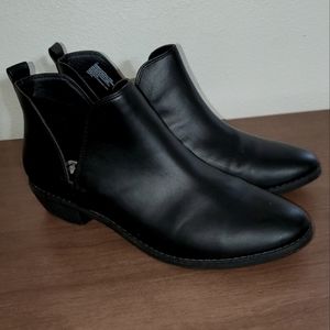 Women's black booties